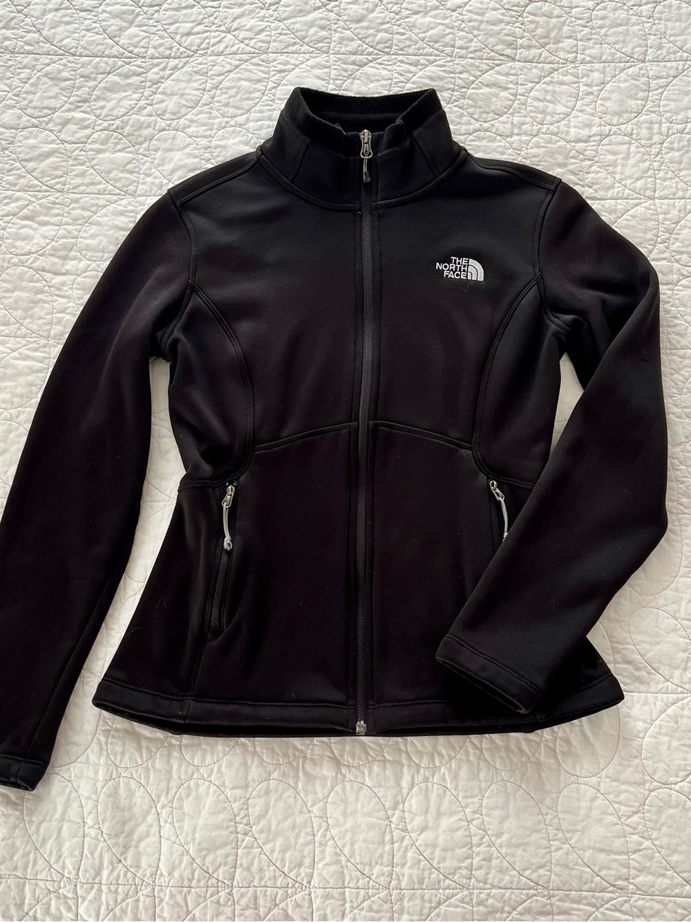 The North Face Women’s Black Full-Zip Softshell Jacket Sporty Winter Active Luxe
